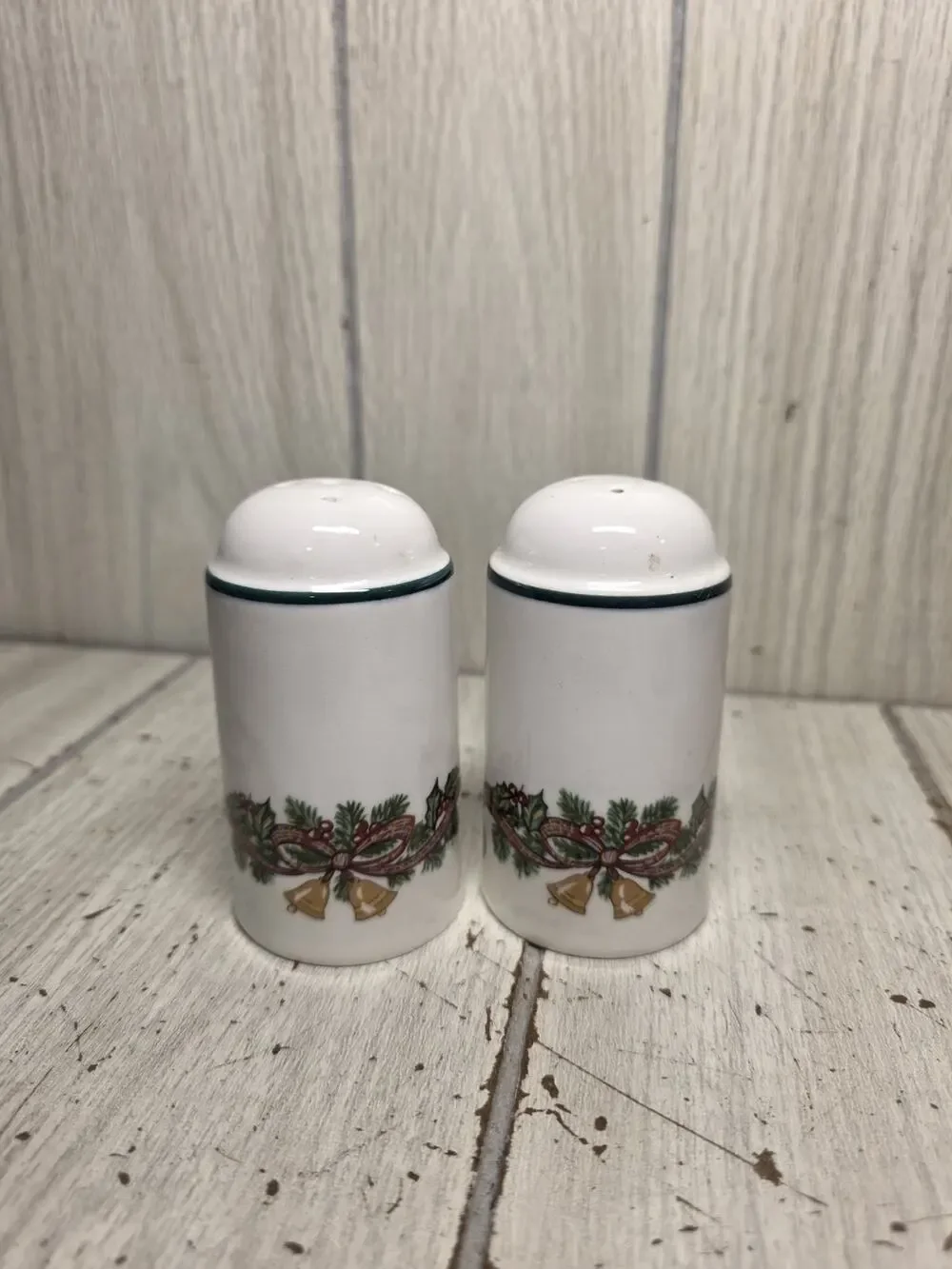Vtg Victorian Christmas Holly Bells Salt & Pepper Shakers England Holiday READ
